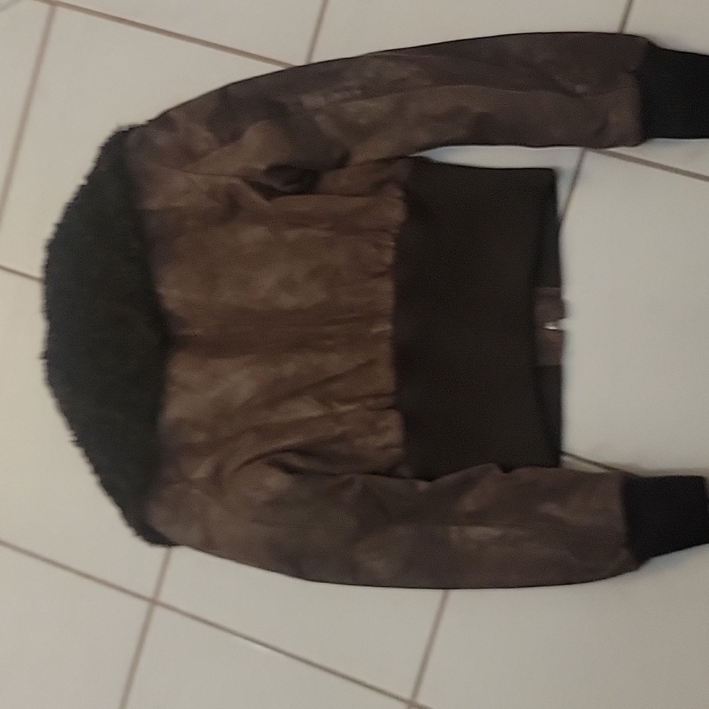 GUESS bomber jacket - Picture 3 of 6